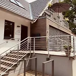 Mitten Im Dorf
